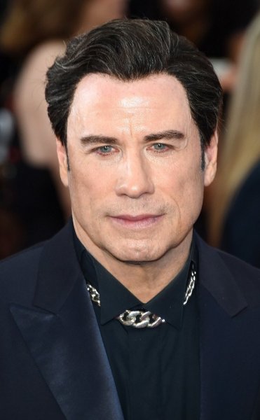 johntravolta_2-634x1024